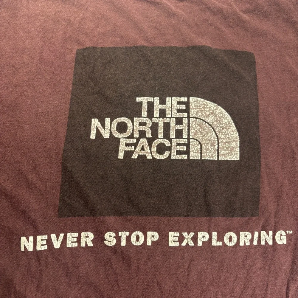 The North Face T-Shirt Mens Medium Burgundy Maroon Short‎ Sleeve Logo Tee